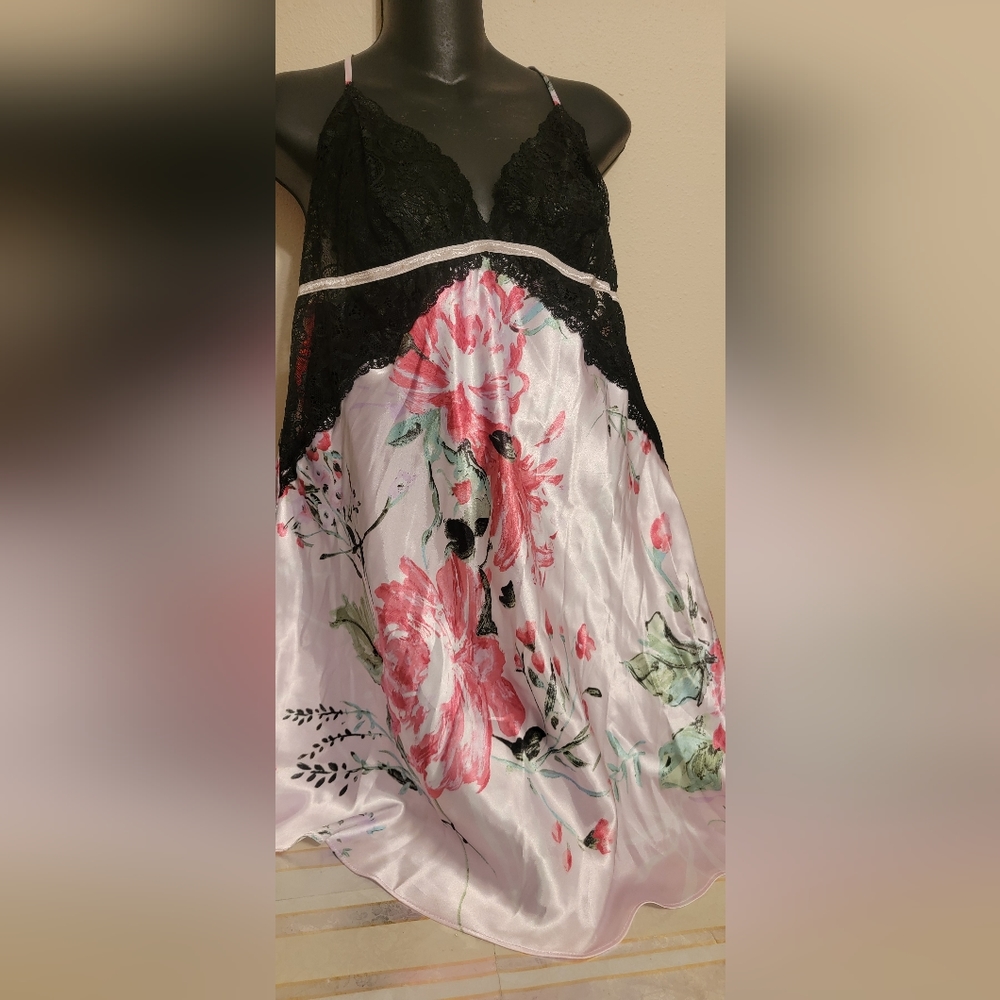 SECRET TREASURES SLEEPWEAR